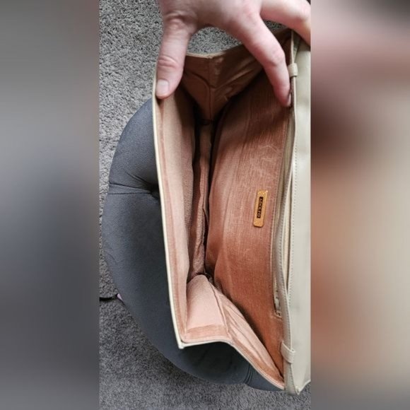 Adolfo tan leather shoulder purse - like new condition - Picture 7 of 12